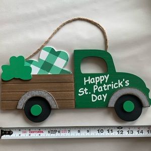 Wooden Old Timey Truck St Patrick’s Wall Decor